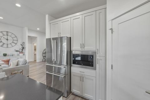 Tiny photo for 3016 NE Moreno Place, Bend, OR 97701 (MLS # 220217433)