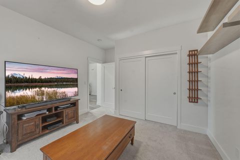 Tiny photo for 3016 NE Moreno Place, Bend, OR 97701 (MLS # 220217433)