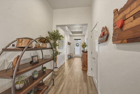 Tiny photo for 3016 NE Moreno Place, Bend, OR 97701 (MLS # 220217433)