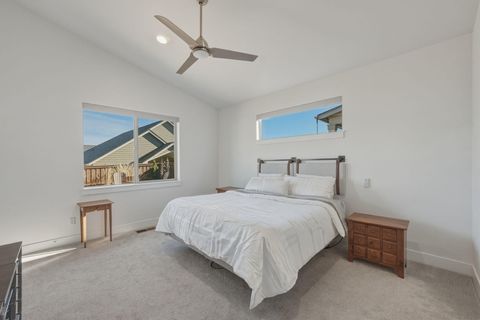 Tiny photo for 3016 NE Moreno Place, Bend, OR 97701 (MLS # 220217433)