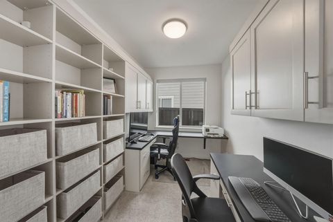 Tiny photo for 3016 NE Moreno Place, Bend, OR 97701 (MLS # 220217433)