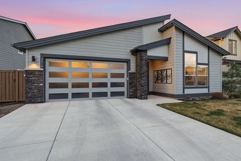 Tiny photo for 3016 NE Moreno Place, Bend, OR 97701 (MLS # 220217433)