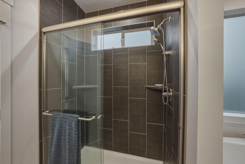 Tiny photo for 3016 NE Moreno Place, Bend, OR 97701 (MLS # 220217433)