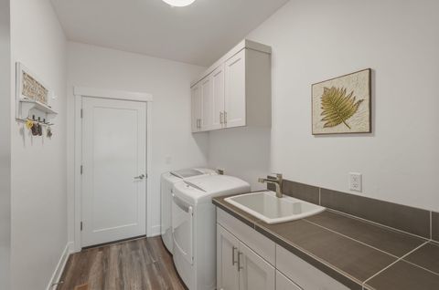 Tiny photo for 3016 NE Moreno Place, Bend, OR 97701 (MLS # 220217433)