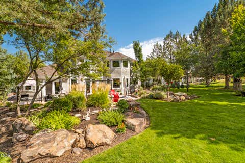 Tiny photo for 2021 Osprey Drive, Redmond, OR 97756 (MLS # 220227106)