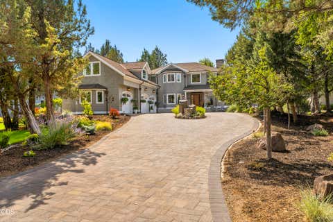 Tiny photo for 2021 Osprey Drive, Redmond, OR 97756 (MLS # 220227106)