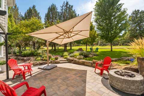 Tiny photo for 2021 Osprey Drive, Redmond, OR 97756 (MLS # 220227106)