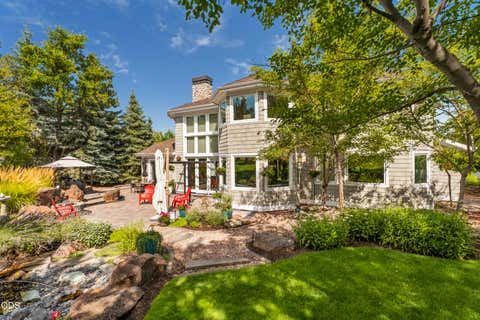 Tiny photo for 2021 Osprey Drive, Redmond, OR 97756 (MLS # 220227106)