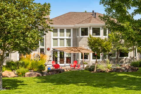 Tiny photo for 2021 Osprey Drive, Redmond, OR 97756 (MLS # 220227106)