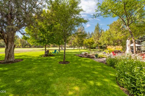 Tiny photo for 2021 Osprey Drive, Redmond, OR 97756 (MLS # 220227106)