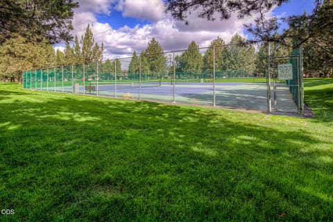 Tiny photo for 2021 Osprey Drive, Redmond, OR 97756 (MLS # 220227106)