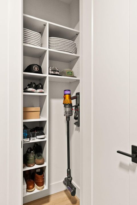 Tiny photo for 2947 NW Polarstar Avenue, Bend, OR 97703 (MLS # 220211997)