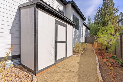 Tiny photo for 2947 NW Polarstar Avenue, Bend, OR 97703 (MLS # 220211997)