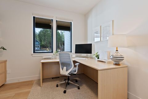 Tiny photo for 2947 NW Polarstar Avenue, Bend, OR 97703 (MLS # 220211997)