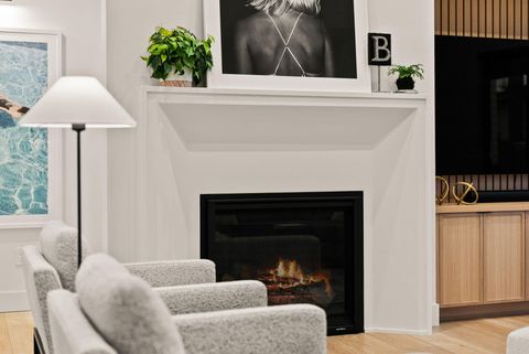 Tiny photo for 2947 NW Polarstar Avenue, Bend, OR 97703 (MLS # 220211997)