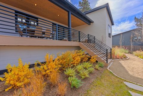 Tiny photo for 2947 NW Polarstar Avenue, Bend, OR 97703 (MLS # 220211997)