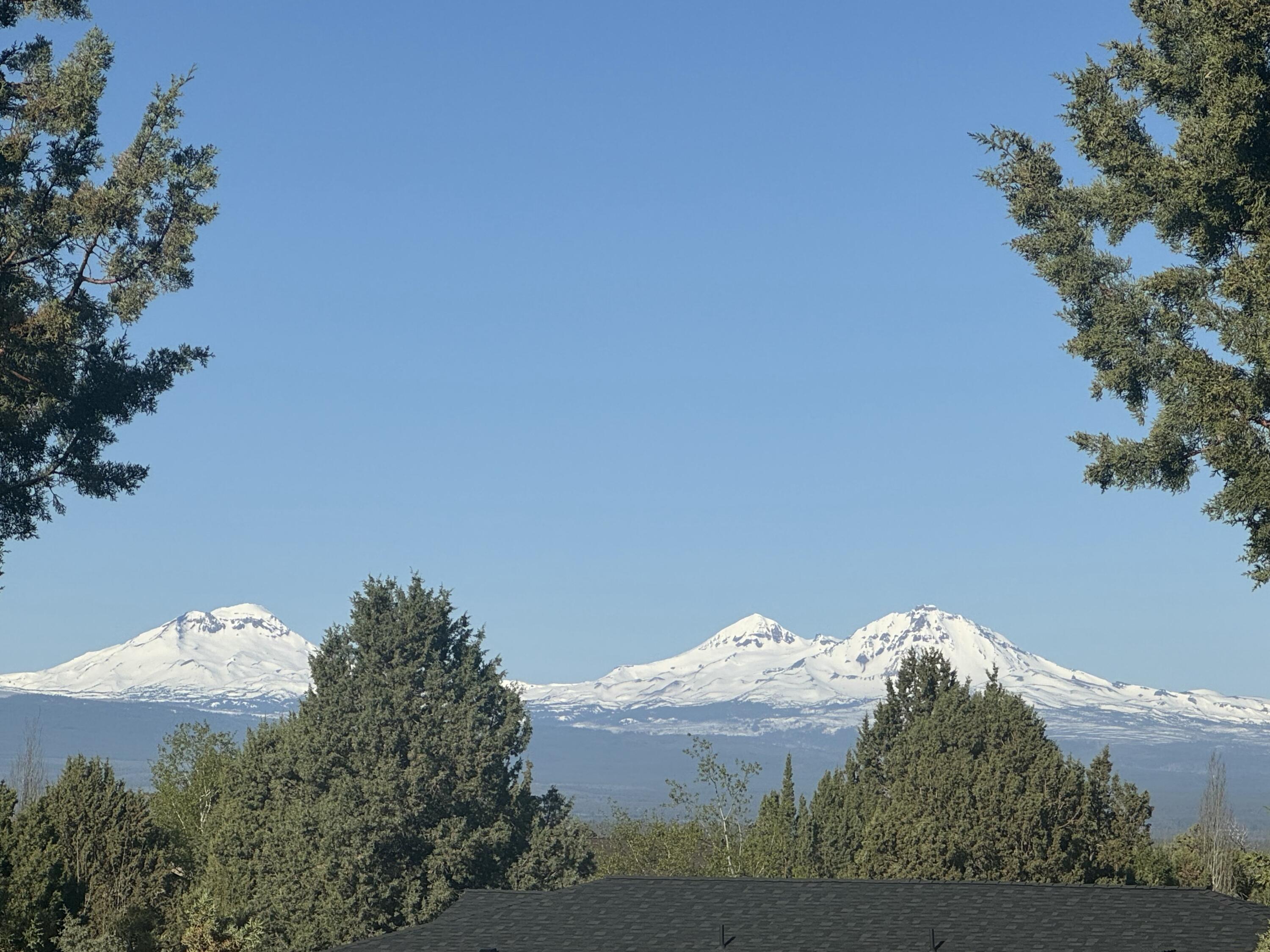 1104 Highland View Loop