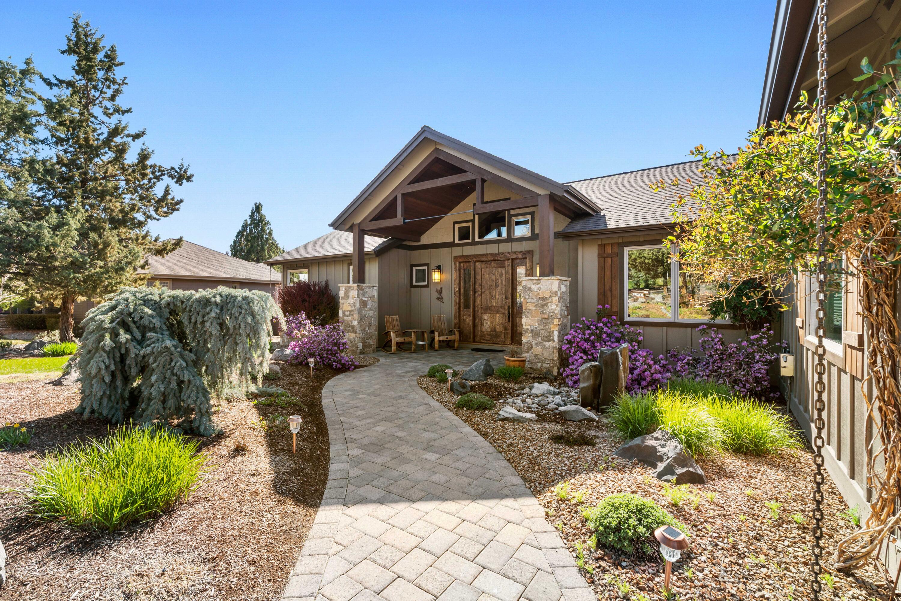 1104 Highland View Loop