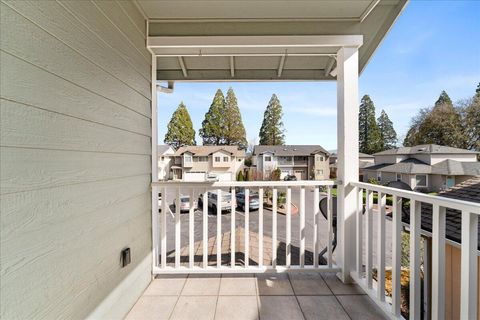 Tiny photo for 647 Shadow Way, Central Point, OR 97502 (MLS # 220217676)