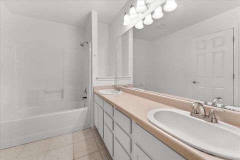 Tiny photo for 647 Shadow Way, Central Point, OR 97502 (MLS # 220217676)