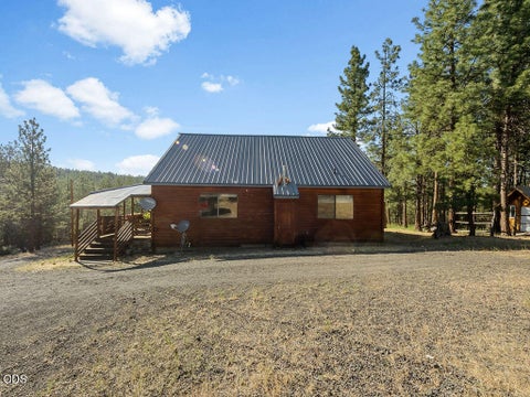 Tiny photo for 32671 Magpie Drive, Chiloquin, OR 97624 (MLS # 220224401)