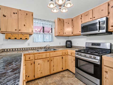 Tiny photo for 32671 Magpie Drive, Chiloquin, OR 97624 (MLS # 220224401)