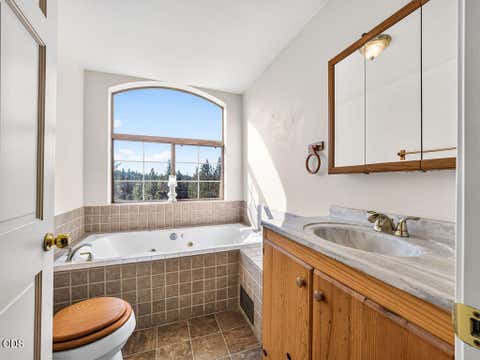 Tiny photo for 32671 Magpie Drive, Chiloquin, OR 97624 (MLS # 220224401)