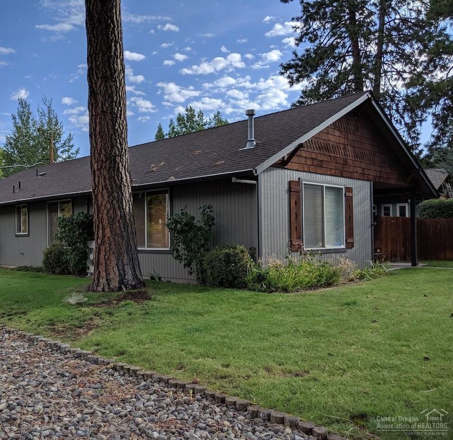 Great vacation home close to all the west side has to offer. Coveted STR Permit good 'til 12/31/2019 and transfers with property (pre-2015). Buyer to do due diligence regarding STR permit fees, etc. Quiet street, off-street parking + garage. Large master suite fits King bed. Gas FP for cozy winter nights. Head to Galveston or Newport Ave & you'll find shops, restaurants & entertainment. Live the Bend lifestyle!