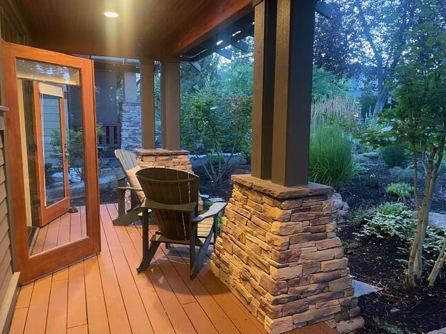 2429 NW Dorion Way
