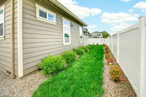 Tiny photo for 1175 Lindsey Court, Central Point, OR 97502 (MLS # 220219502)