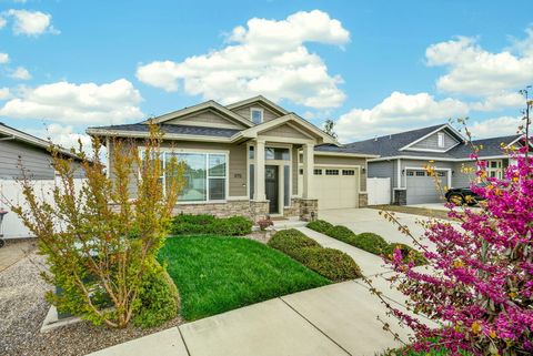 Tiny photo for 1175 Lindsey Court, Central Point, OR 97502 (MLS # 220219502)