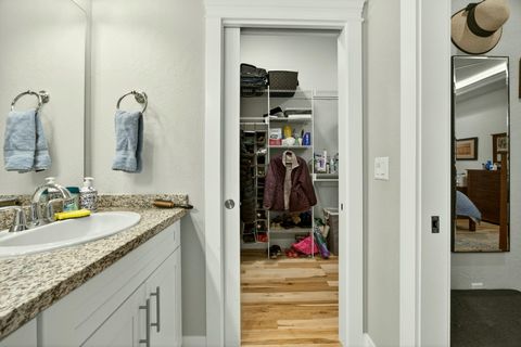 Tiny photo for 1175 Lindsey Court, Central Point, OR 97502 (MLS # 220219502)