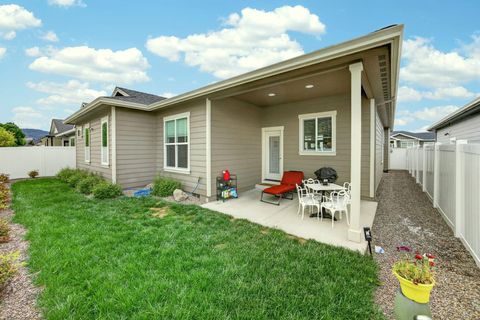 Tiny photo for 1175 Lindsey Court, Central Point, OR 97502 (MLS # 220219502)