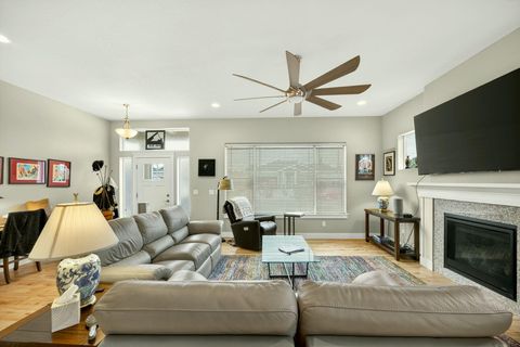 Tiny photo for 1175 Lindsey Court, Central Point, OR 97502 (MLS # 220219502)