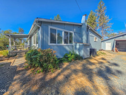 Tiny photo for 3757 Russell Road, Grants Pass, OR 97526 (MLS # 220227043)