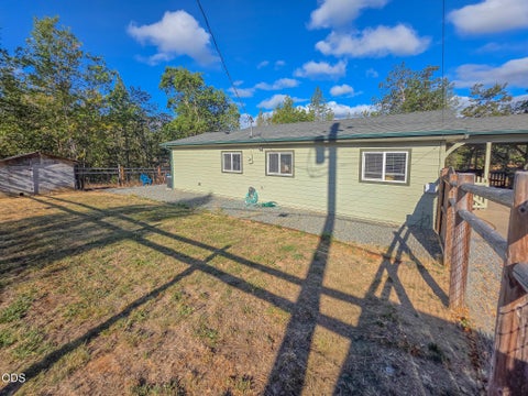 Tiny photo for 3757 Russell Road, Grants Pass, OR 97526 (MLS # 220227043)