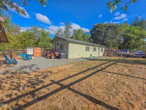 Tiny photo for 3757 Russell Road, Grants Pass, OR 97526 (MLS # 220227043)