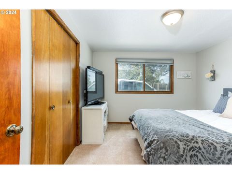 Tiny photo for 13535 SW Cinder Drive, Terrebonne, OR 97760 (MLS # 220213025)