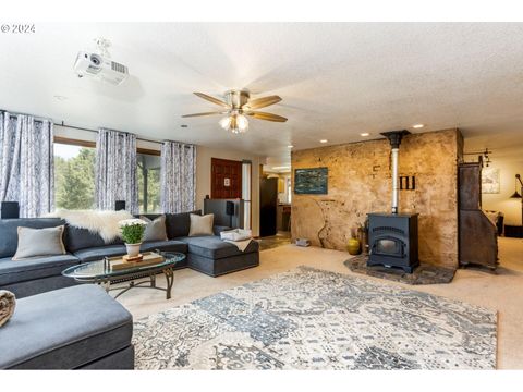 Tiny photo for 13535 SW Cinder Drive, Terrebonne, OR 97760 (MLS # 220213025)