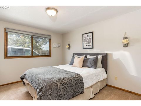 Tiny photo for 13535 SW Cinder Drive, Terrebonne, OR 97760 (MLS # 220213025)