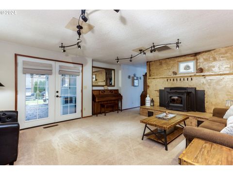 Tiny photo for 13535 SW Cinder Drive, Terrebonne, OR 97760 (MLS # 220213025)