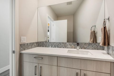 Tiny photo for 19211 Gateway Loop, Bend, OR 97702 (MLS # 220210595)