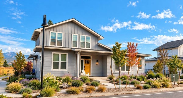 166 N MOUNTAIN AVE, ASHLAND, OR 97520 - Image 5fa0281c8fe193292f5290e82a5bfd75/2501563102