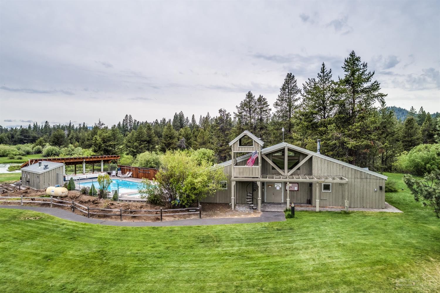 Wagon Trail Acreages - Residential