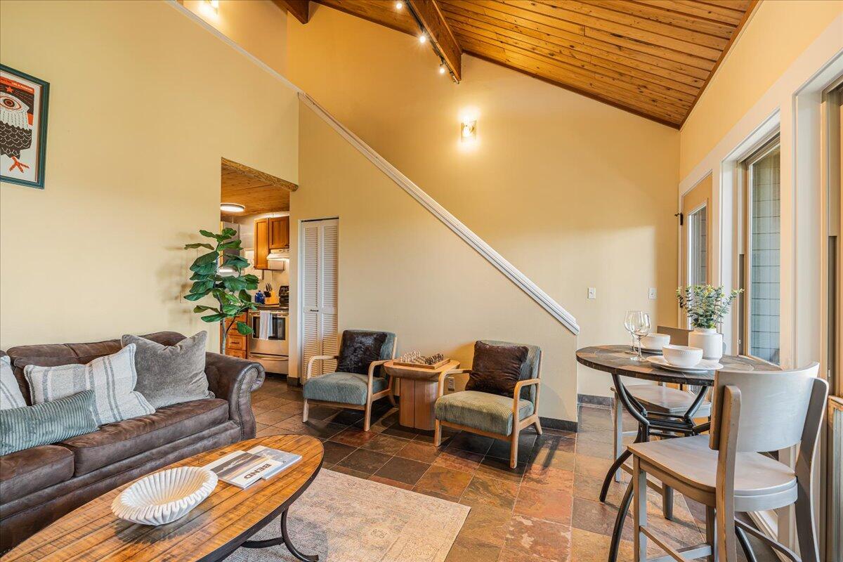 Inn Of The 7th - Residential