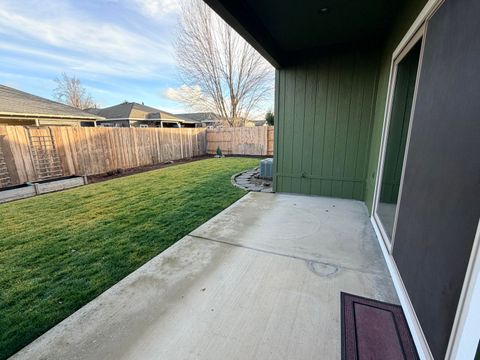 Tiny photo for 827 Isherwood Drive, Central Point, OR 97502 (MLS # 220213174)