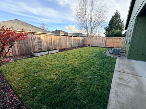 Tiny photo for 827 Isherwood Drive, Central Point, OR 97502 (MLS # 220213174)