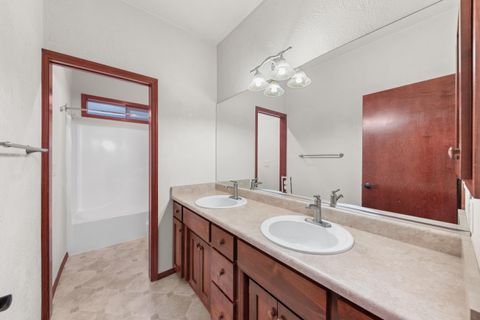 Tiny photo for 827 Isherwood Drive, Central Point, OR 97502 (MLS # 220213174)