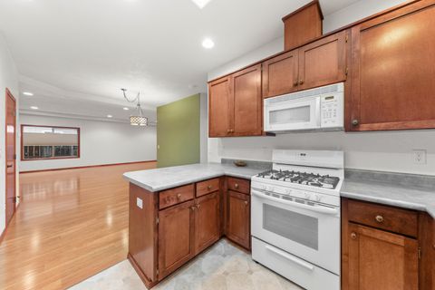 Tiny photo for 827 Isherwood Drive, Central Point, OR 97502 (MLS # 220213174)