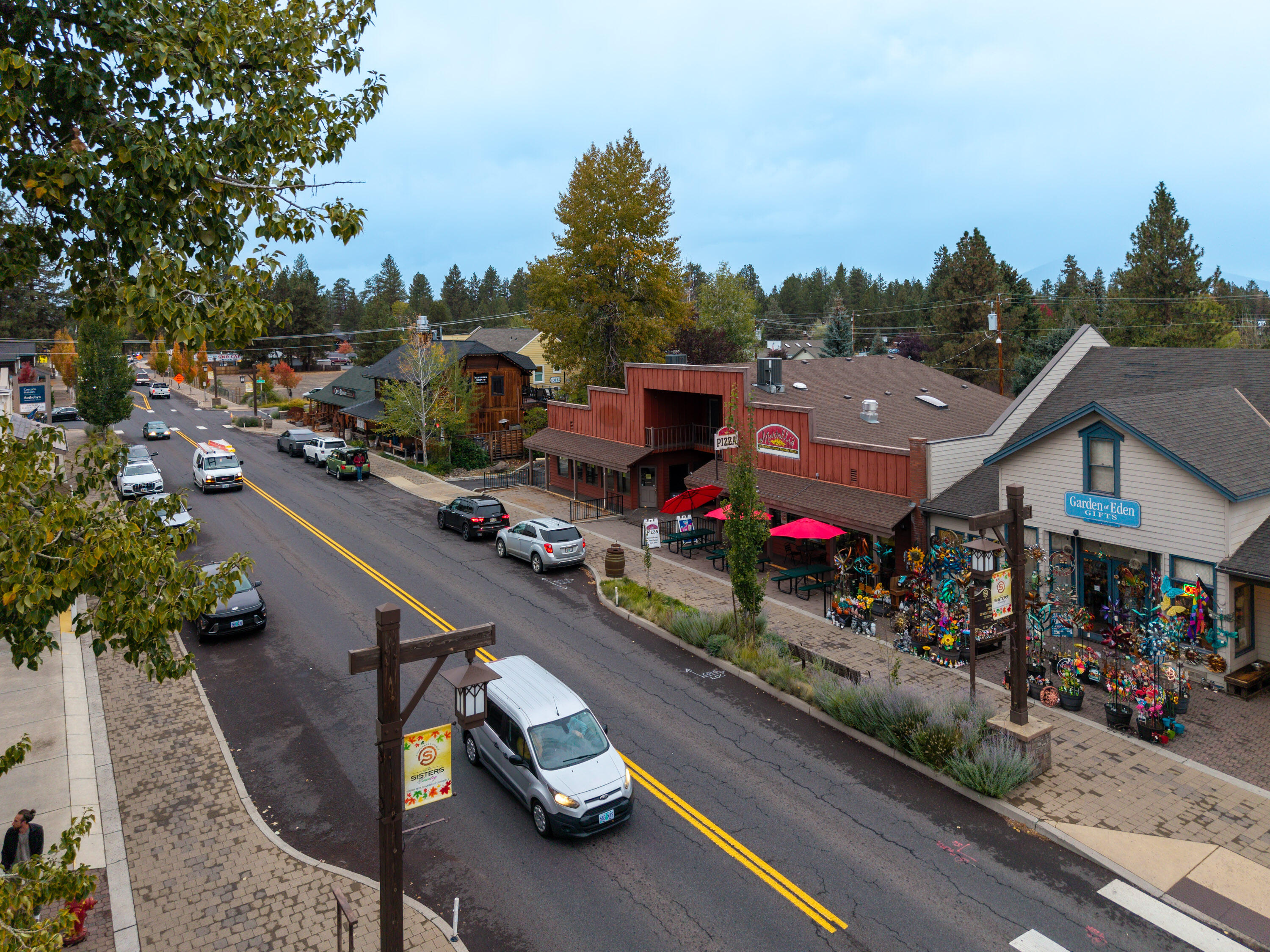 220 W Cascade Avenue